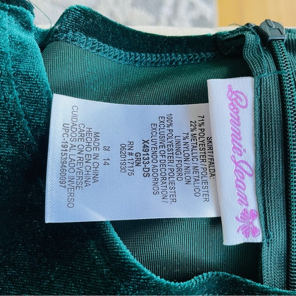 Girls Bonnie Jean Emerald and Silver colored formal dress, SZ 14 - Picture 5 of 5